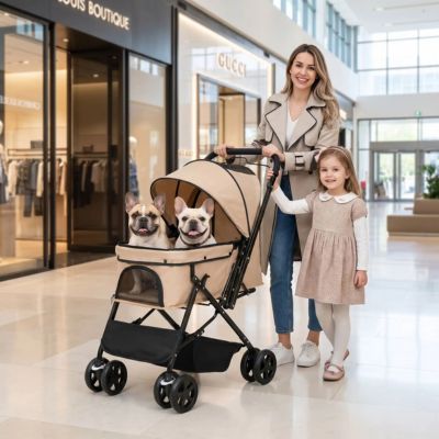 2 bouledogues au centre commercial avec poussette pour chien