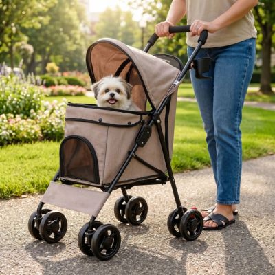chien heureux dans poussette pour chien